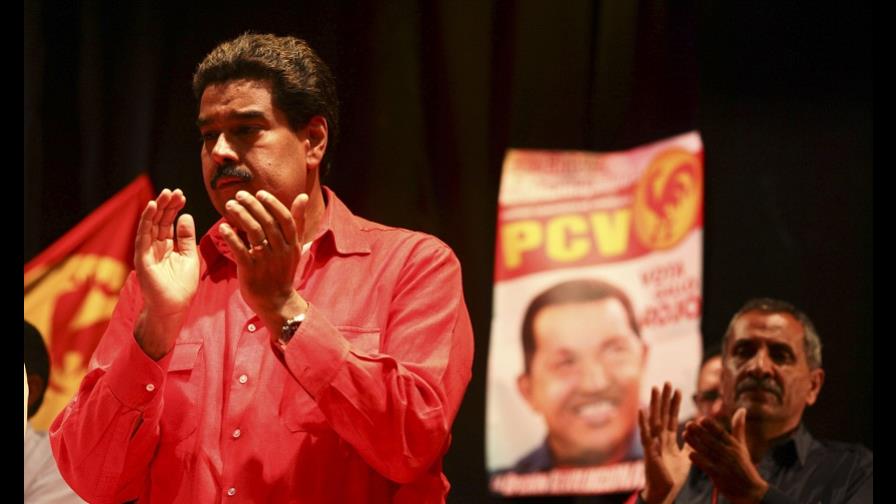 Maduro acepta apoyo de comunistas y dice sin unidad se puede perder todo