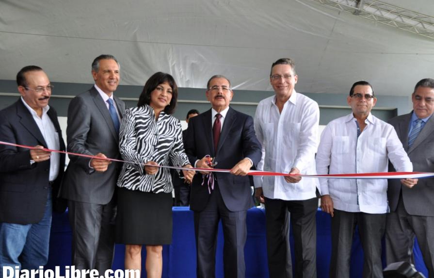 Danilo Medina inaugura planta de Nestlé en SFM