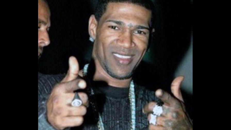 Omega es dejado en libertad tras pagar deuda de pensión alimenticia