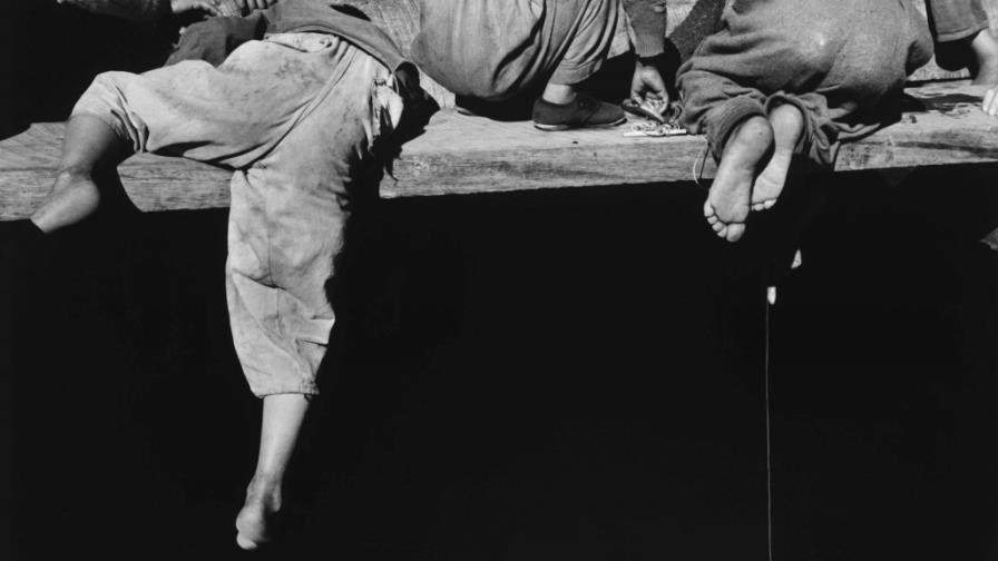 Los Vagabundeos captados por el fotógrafo Sergio Larraín se exponen en parís