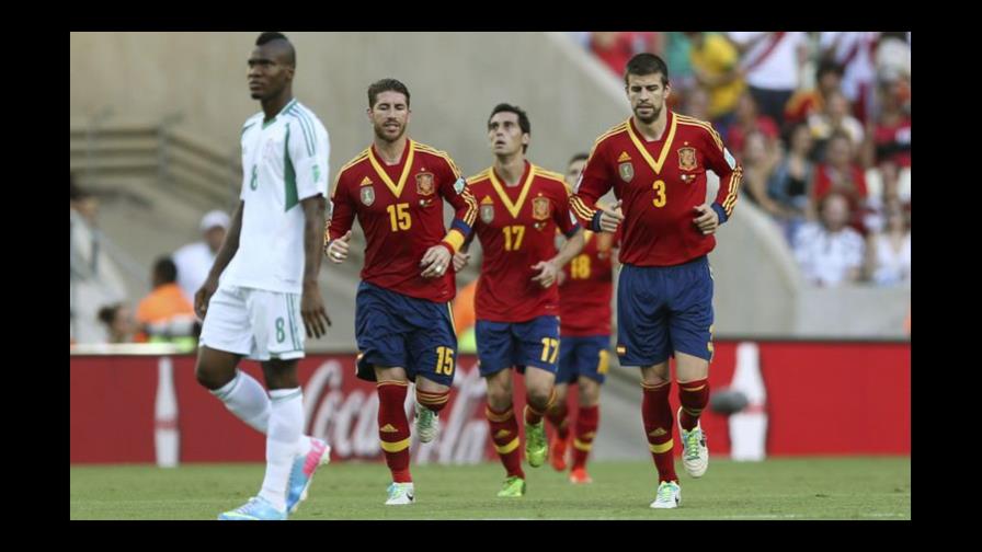 Explota transformador en estadio de España Explota transformador en estadio de España