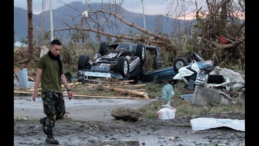 Son más de 10,000 muertos por tifón en Filipinas