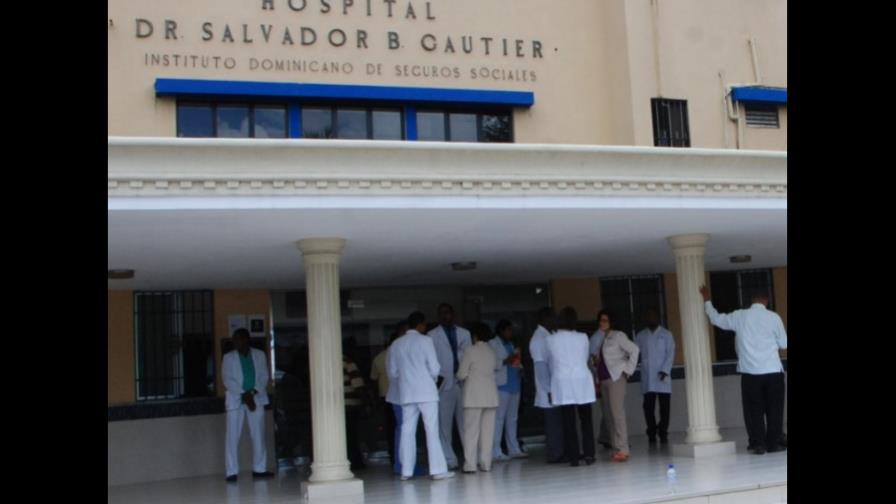 Médicos del IDSS reclaman el pago de regalía
