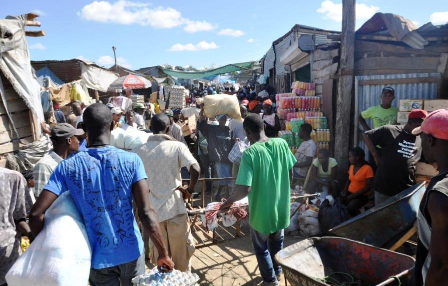 Abren el mercado binacional en Dajabón; identifican haitianos