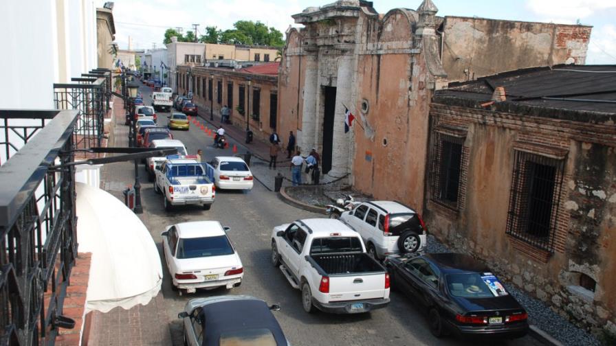 Residentes se quejan de bares C. Colonial