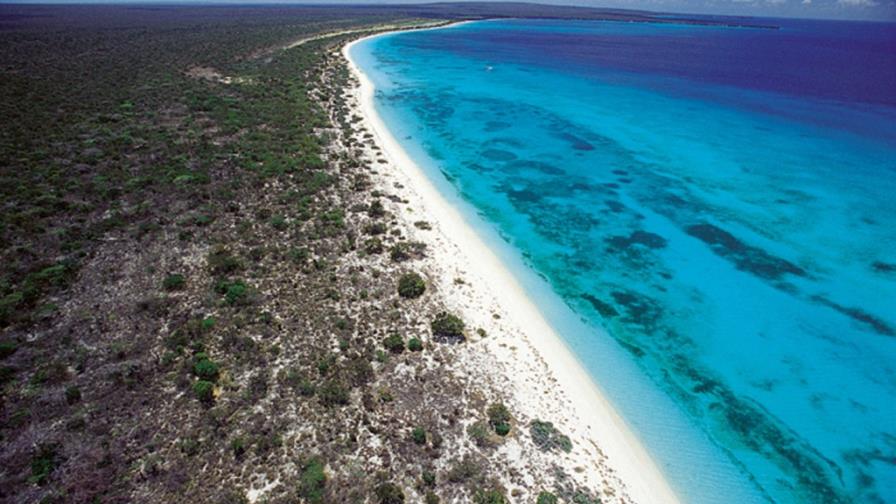 Senador afirma hay consenso sobre títulos Bahía de las Águilas
