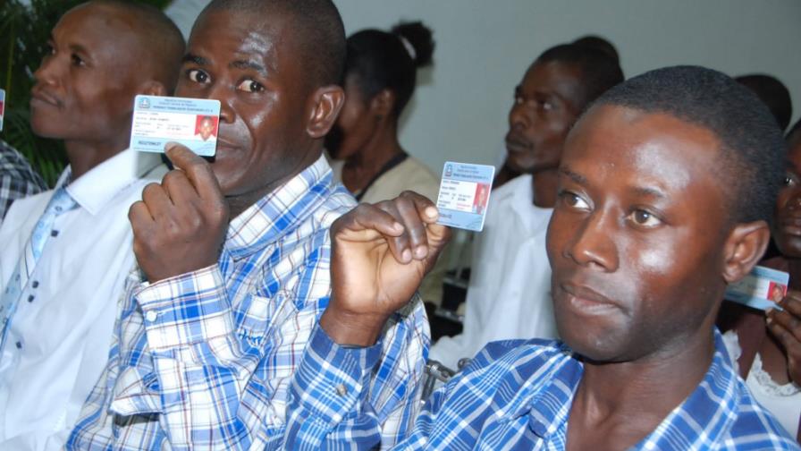 Gobierno avanza plan legalizar siete mil trabajadores haitianos Gobierno avanza plan legalizar siete mil trabajadores haitianos