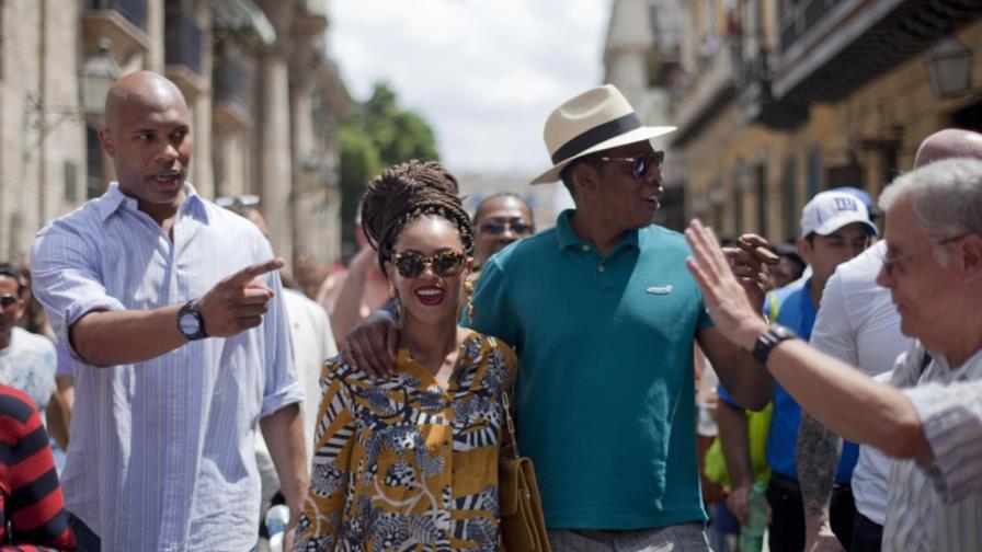 Jay-Z responde con un rap a las críticas por su viaje a Cuba con Beyoncé