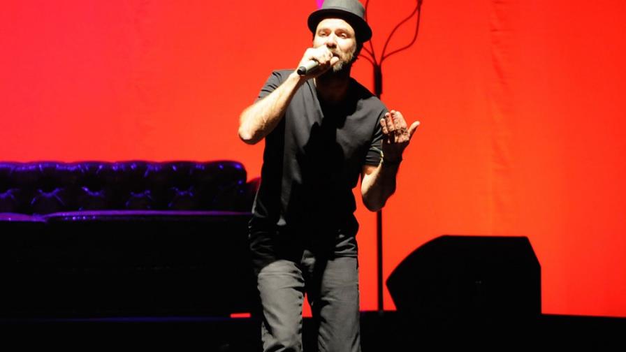 Jarabe de Palo deja buen sabor a piano y voz