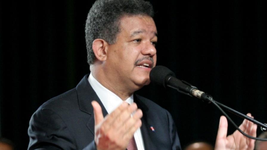 Leonel visita Perú en medio de cuestionamiento a Félix Bautista