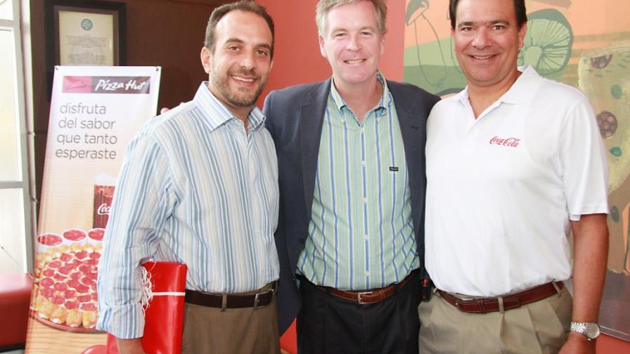 Coca-Cola y Pizza Hut en una rica alianza Coca-Cola y Pizza Hut en una rica alianza