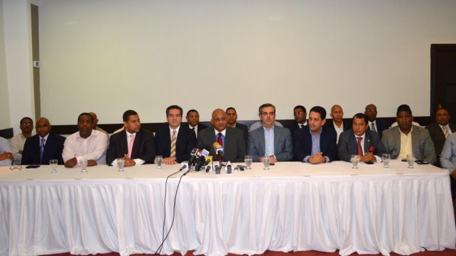 Grupo del PRD se excluye de conflictos y propone pacto