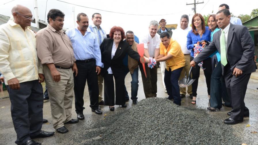 Gobierno inicia construcción carreteras Seybo y Hato Mayor