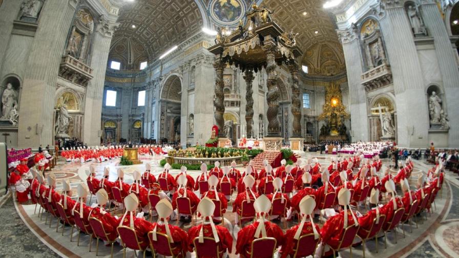 Juramento de los cardenales que elegirán al nuevo Papa Juramento de los cardenales que elegirán al nuevo Papa