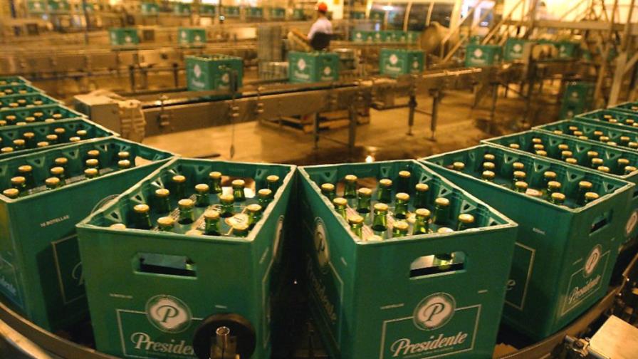 Cervecería dice reforma fiscal reduce las ventas de cervezas Cervecería dice reforma fiscal reduce las ventas de cervezas