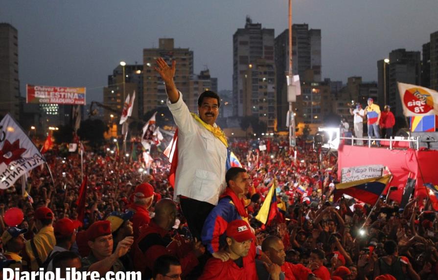 Maduro y Capriles cierran campañas en Venezuela