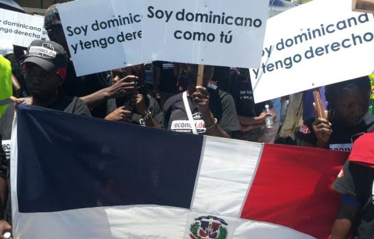 Dominicanos de ascendencia haitiana exigen ser incluidos en el Registro Civil