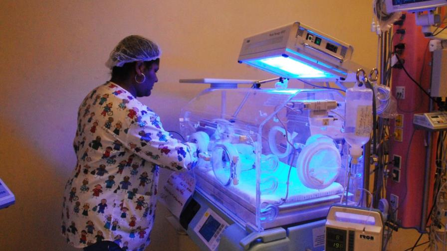 Salud de los bebés de parto quintillizos es muy delicada