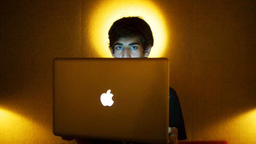 Activista y programador Aaron Swartz muere en NY