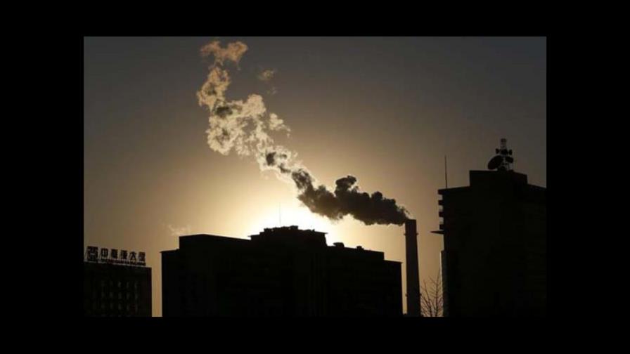 China, en alerta por dañina capa de contaminación que cubre la mitad del país China, en alerta por dañina capa de contaminación que cubre la mitad del país