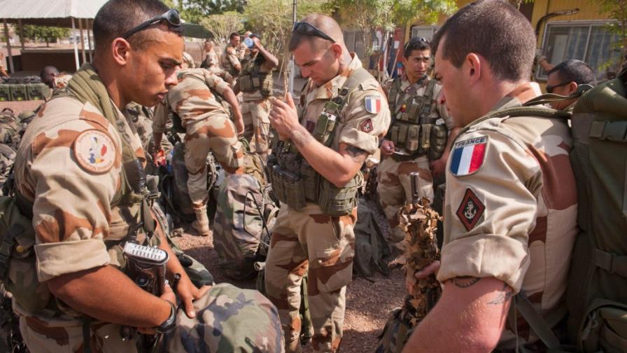 Francia dice que EEUU y países europeos colaboran en Mali con apoyo logístico Francia dice que EEUU y países europeos colaboran en Mali con apoyo logístico