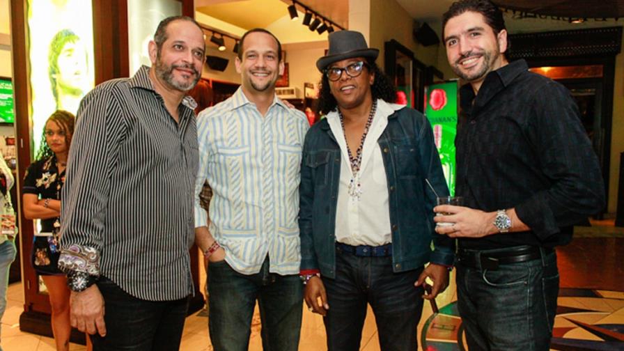 Buchanans se junta con fans Facebook
