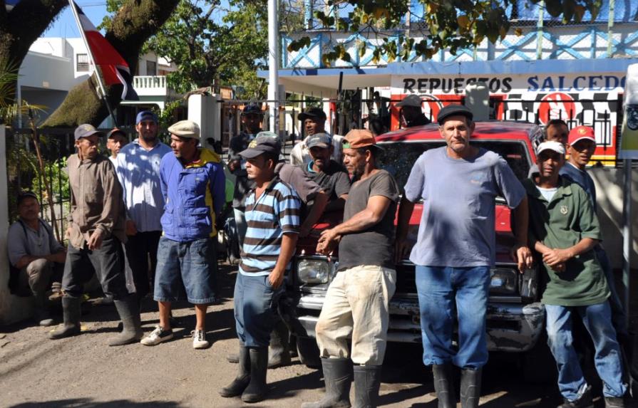 Obreros del Ayuntamiento de San José de las Matas claman por aumento salarial