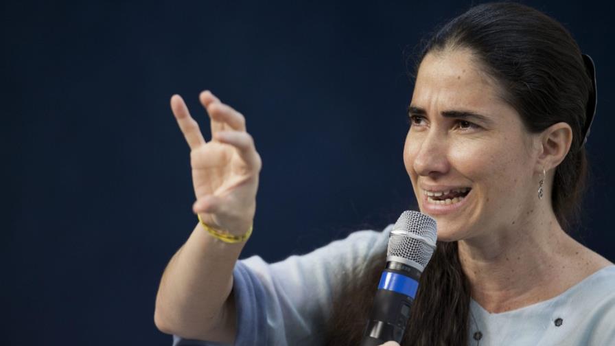 Yoani Sánchez dice a sus críticos que ningún insulto la callará Yoani Sánchez dice a sus críticos que ningún insulto la callará