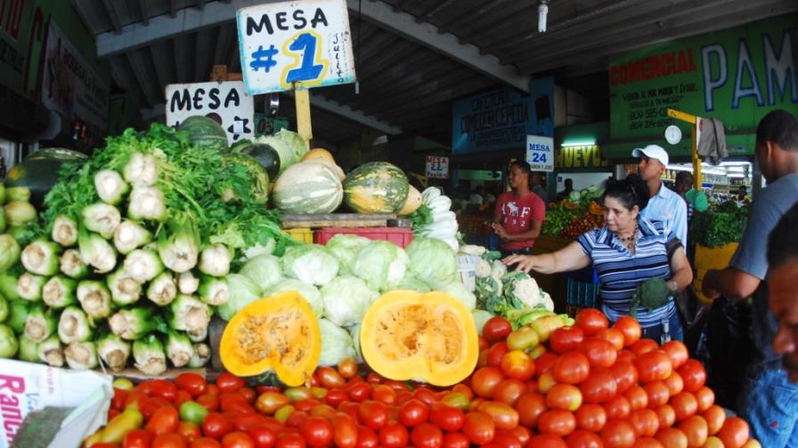 Feria con buen precio huevos, salami y aceites Feria con buen precio huevos, salami y aceites
