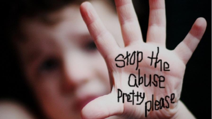 Dominicana acusa pareja de torturar a su hijo de tres años Dominicana acusa pareja de torturar a su hijo de tres años