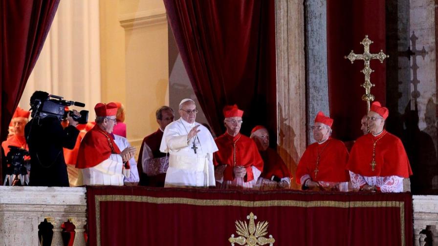 Papa Francisco: los cardenales han ido a buscar al papa al fin del mundo