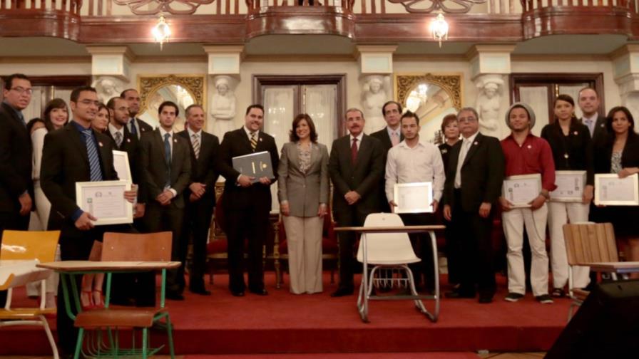 Muebleros critican polipropileno en mobiliario escolar Muebleros critican polipropileno en mobiliario escolar