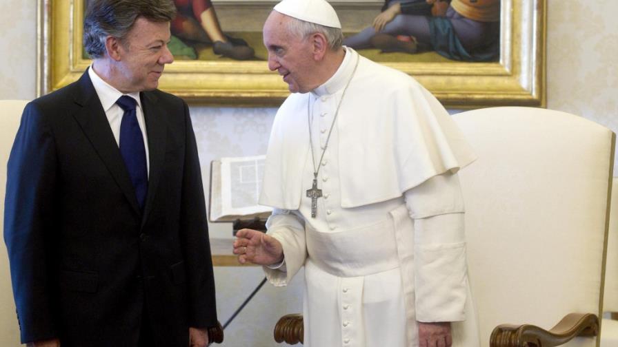El papa Francisco alienta a proseguir las negociaciones de paz en Colombia