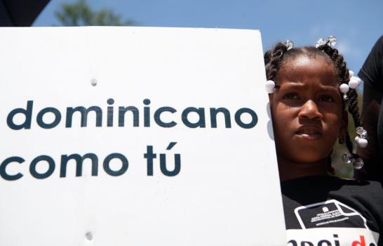 Dominicanos descendientes de haitianos insisten en reclamo de nacionalidad