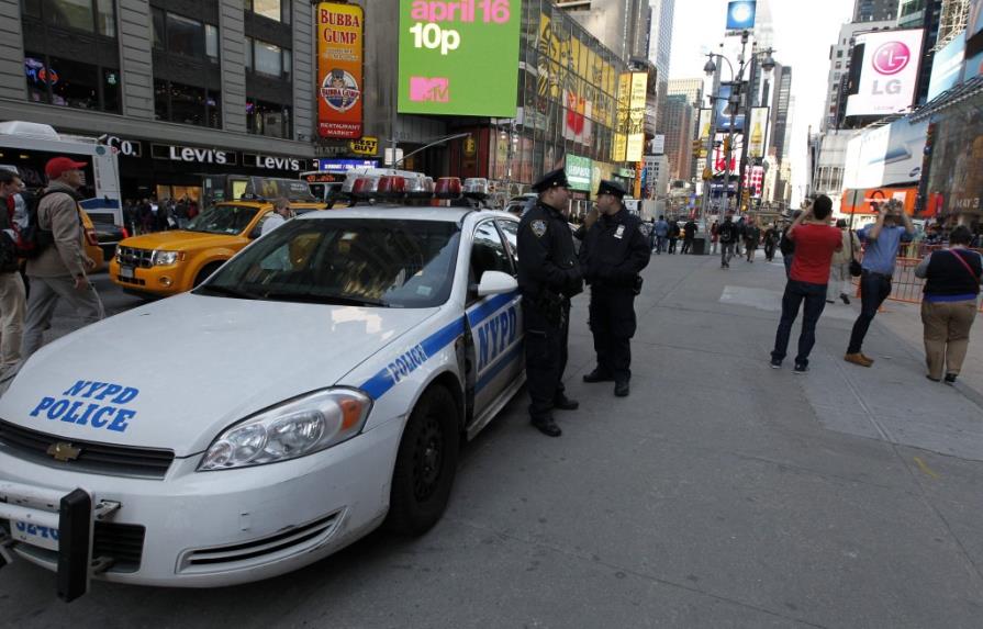 Jueza federal sentencia que registros de policía de Nueva York son ilegales