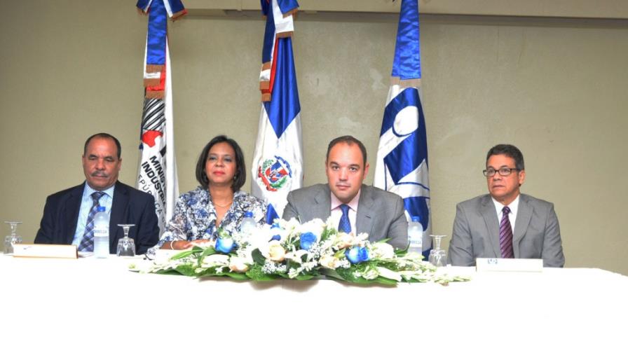 Industria y Comercio realiza primer taller Ley 166-12 Industria y Comercio realiza primer taller Ley 166-12