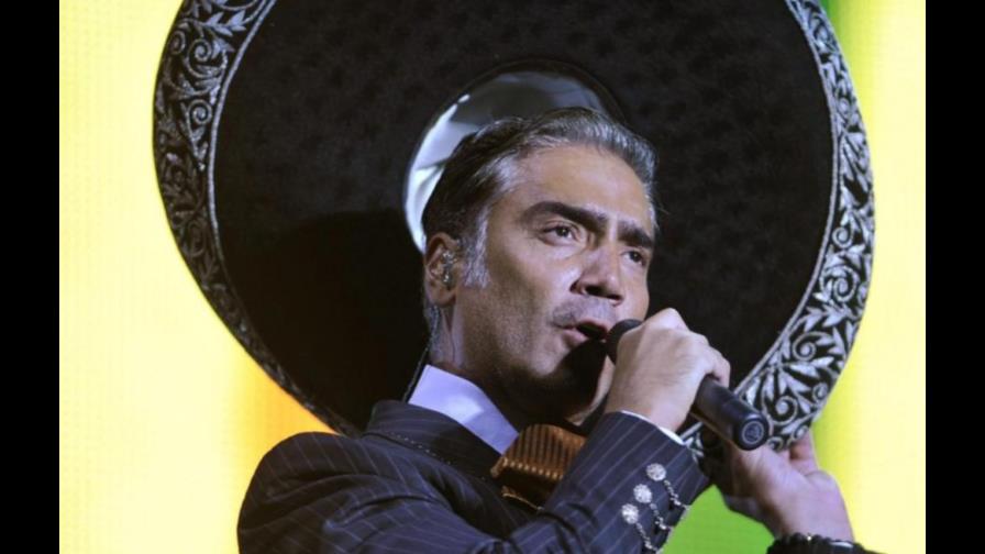 Alejandro Fernández: Mi padre ha sido uno de mis mayores críticos