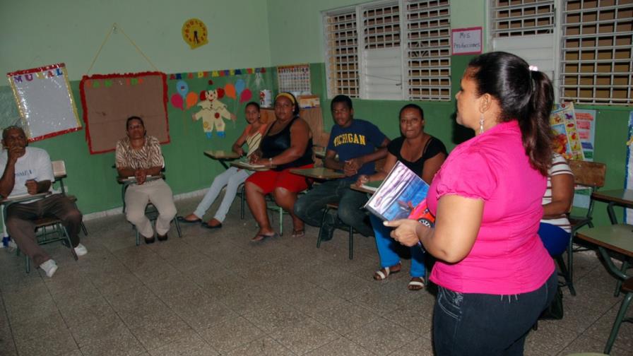Sigue capacitación de alfabetizadores