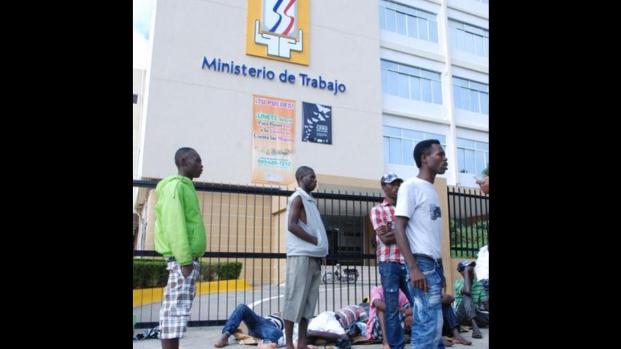 Haitianos dicen solo muertos nos sacan