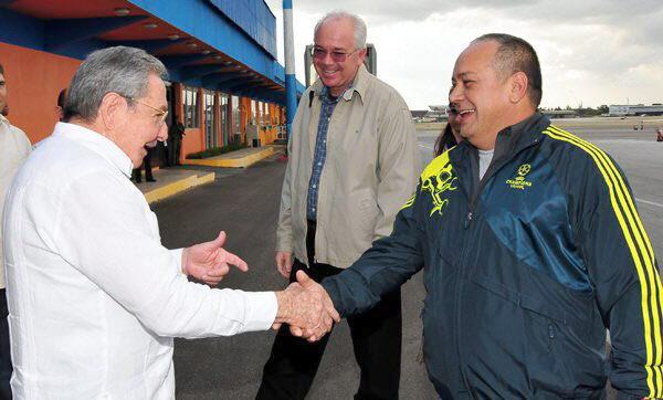Fidel y Raúl Castro se reunieron en La Habana con equipo político de Chávez