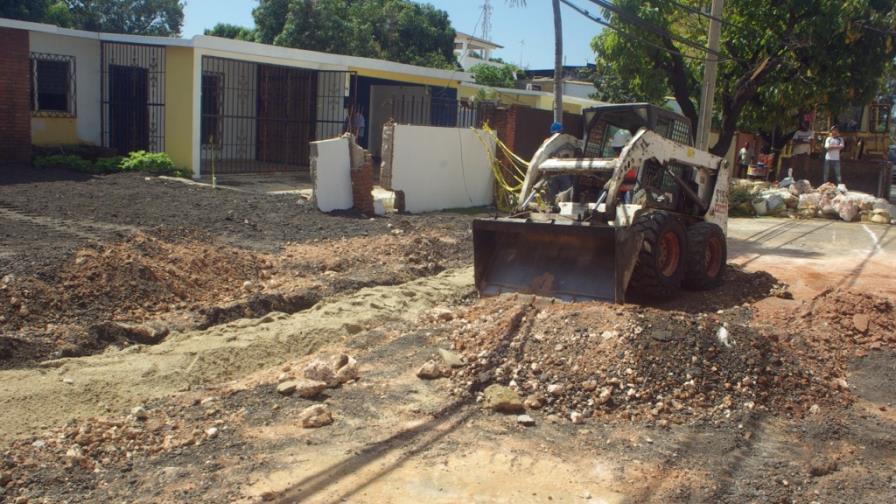 Realizan estudio por el hundimiento Los Prados Realizan estudio por el hundimiento Los Prados