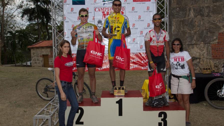Ismael Sanchez otra vez gana el primer lugar del MTB Distrital