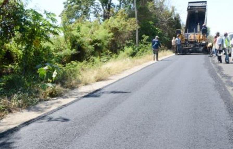 Obras Públicas asfalta 500 kilómetros de calles en la Capital y provincias