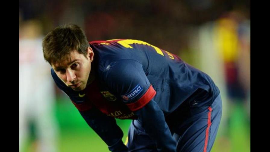 Lionel Messi con elongación en el bíceps femoral de la pierna derecha