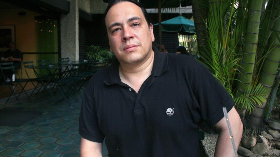 Méndez Guédez habla del abandono como posibilidad de crecer en Arena negra