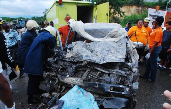 Dos muertos y dos heridos en accidente de tránsito en la Avenida Jacobo Majluta