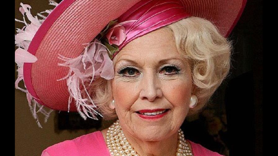 Publican la obra completa de Barbara Cartland, compuesta por 823 novelas