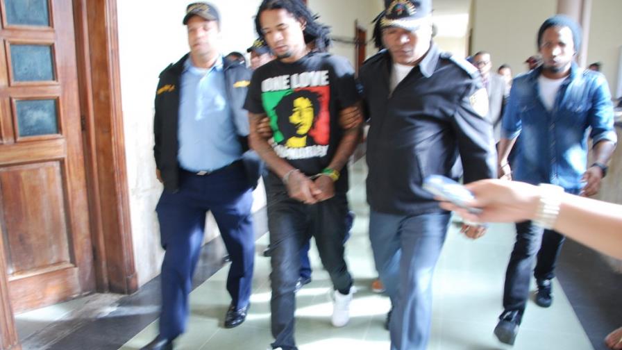 Envían a Vakeró a juicio de fondo por violencia de género Envían a Vakeró a juicio de fondo por violencia de género