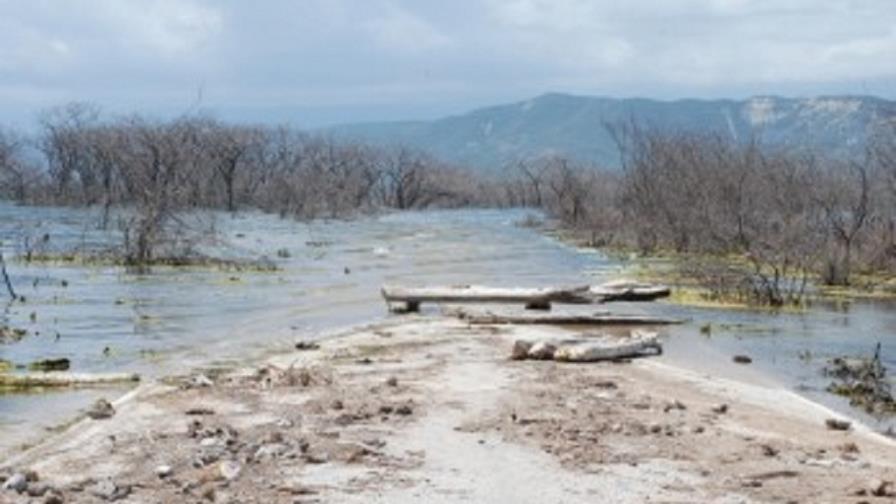 Lagos más grandes del Caribe ven descender su salinidad y aumentar su altura Lagos más grandes del Caribe ven descender su salinidad y aumentar su altura