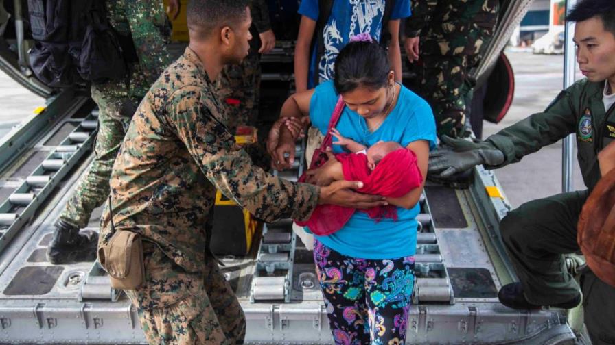 Muertos a causa de tifón Haiyan superan los 2 mil